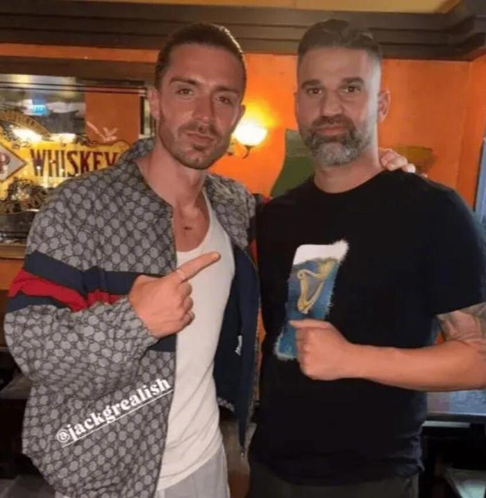 开云体育入口-埃弗顿球员格拉利什现身斯德哥尔摩酒吧放松7小时