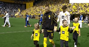 开云体育平台-【德甲】罗伊斯任意球破门 多特4比0达姆施塔特