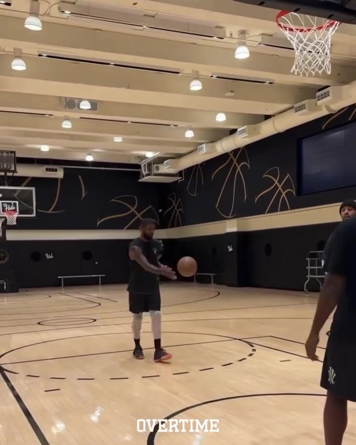 开云体育-欧文ACL术后五个月康复进展：已恢复球场抛投与后撤步跳投训练