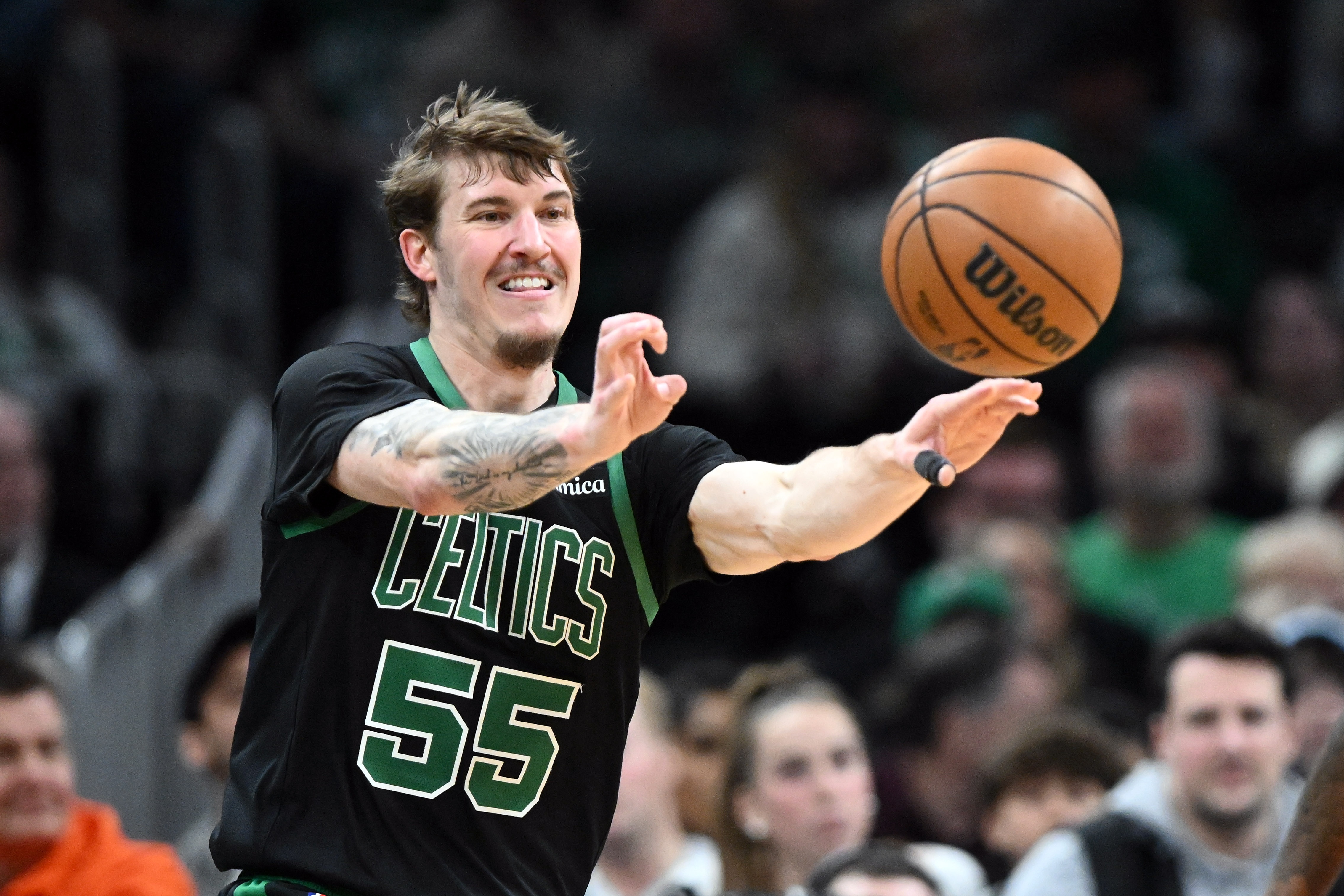 开云体育网站-面包：必须称赞谢尔曼 他命中多个关键球 填补杰伦·布朗的空缺